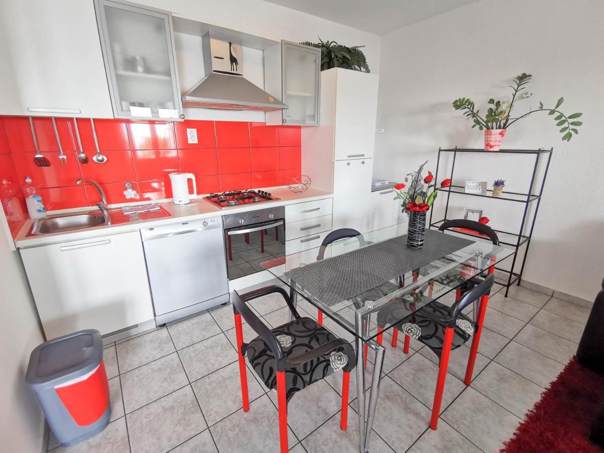 Turina Apartments Makarska Ngoại thất bức ảnh